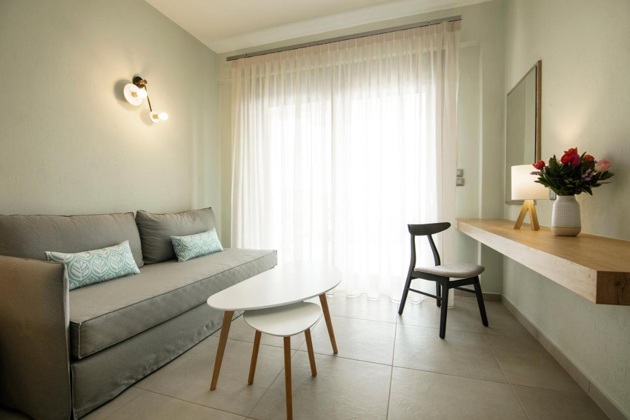 Le Grand Reve Aparthotel Gerakini Exteriör bild