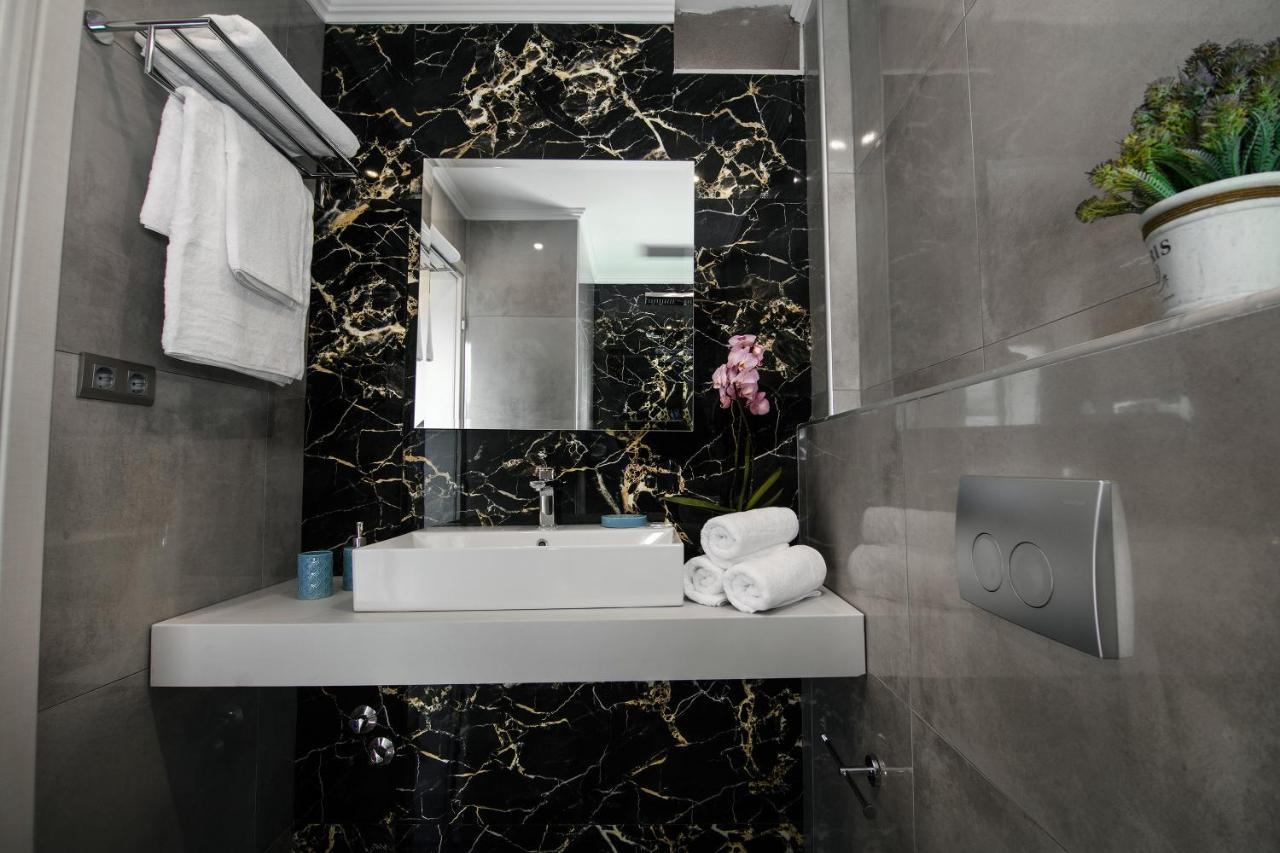 Le Grand Reve Aparthotel Gerakini Exteriör bild