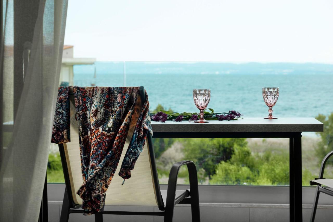 Le Grand Reve Aparthotel Gerakini Exteriör bild