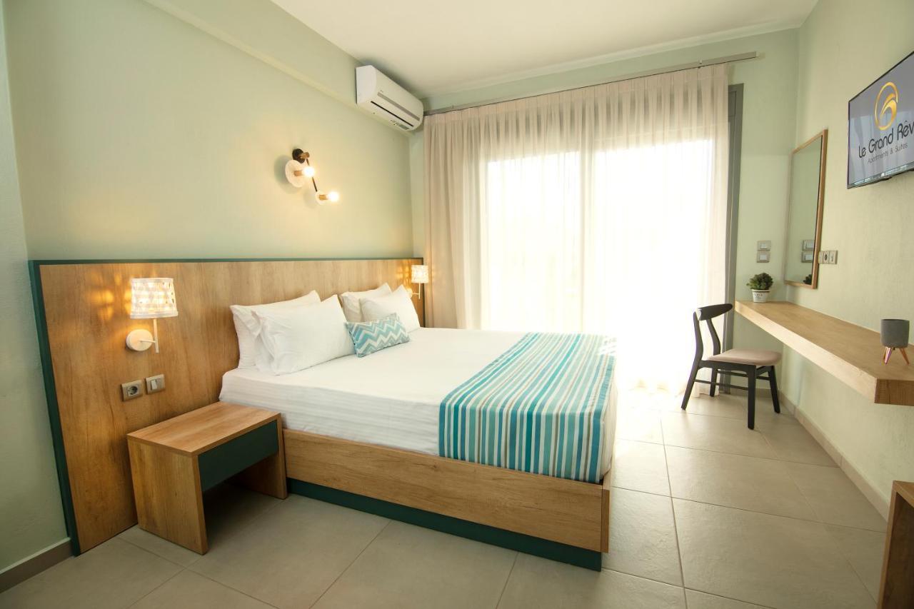 Le Grand Reve Aparthotel Gerakini Exteriör bild